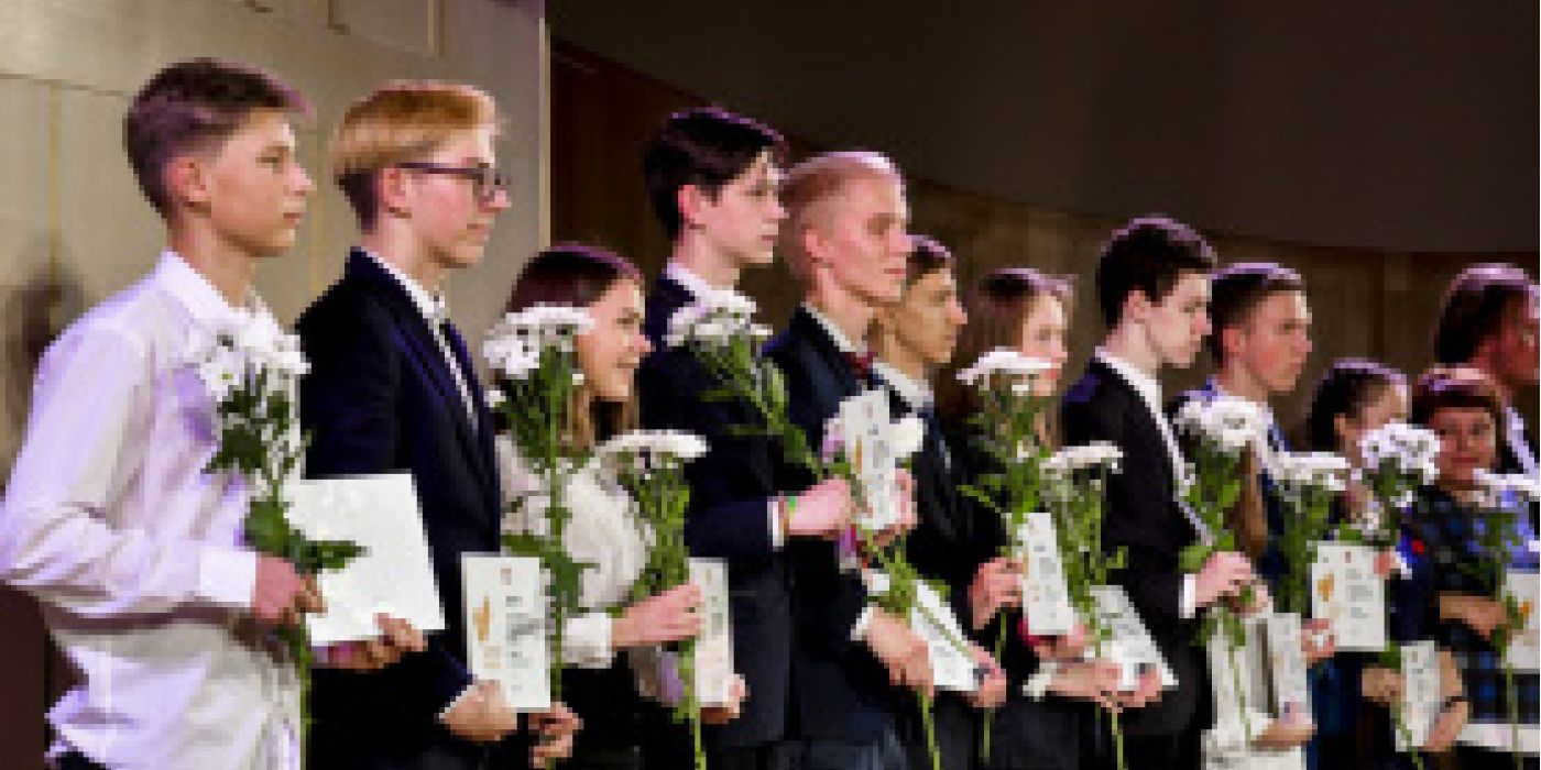 img 1571153464